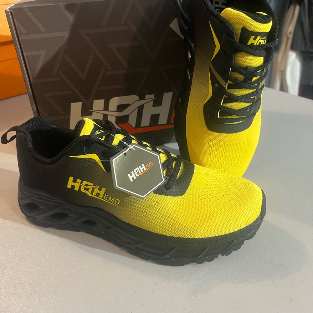 Men's  h q h emo  size 11.5 Yellow and Black Sneakers
